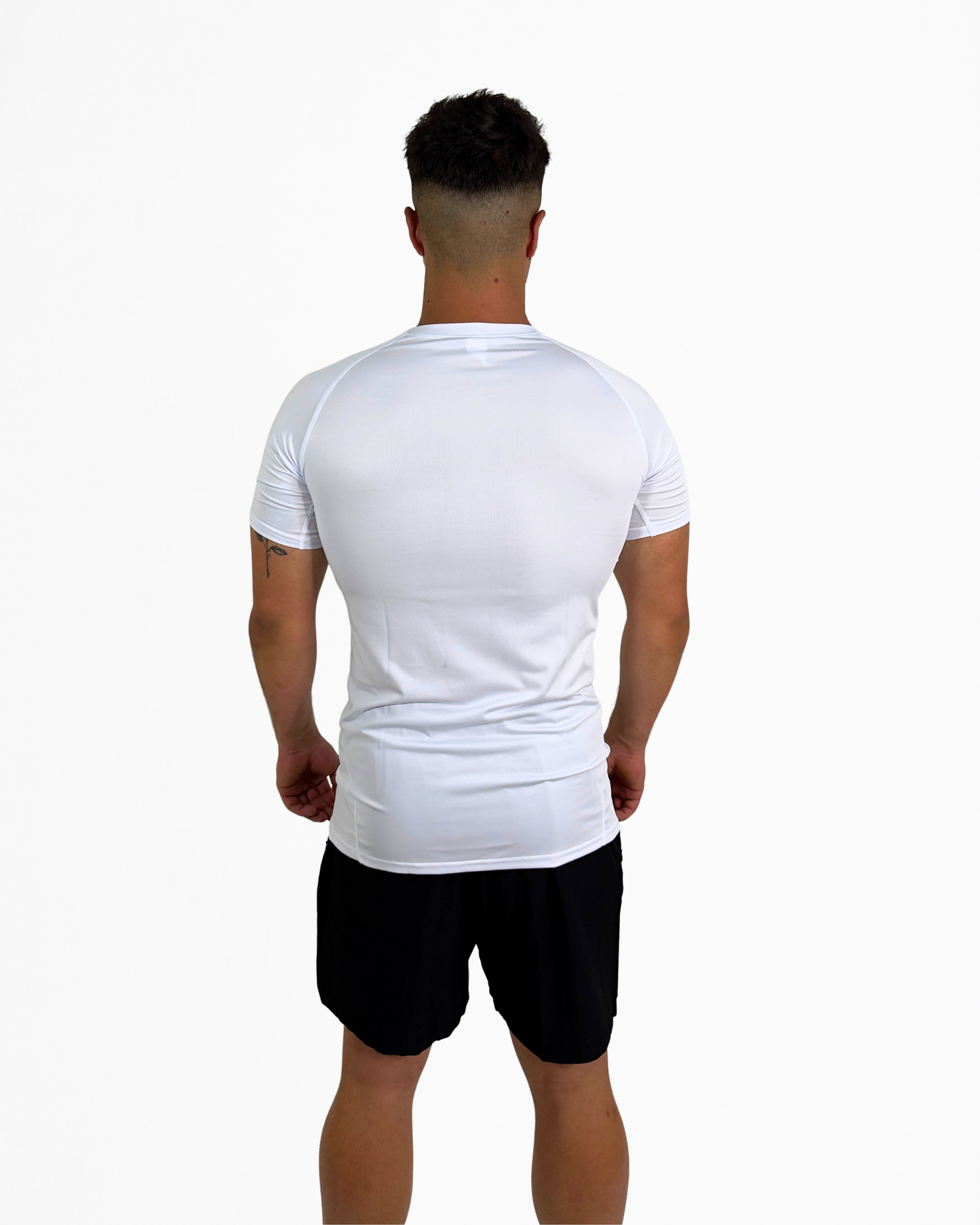 Camiseta de Compresión Deportiva TRIBERFIT – Entrenamiento, Gimnasio y Fútbol (95% Poliéster)