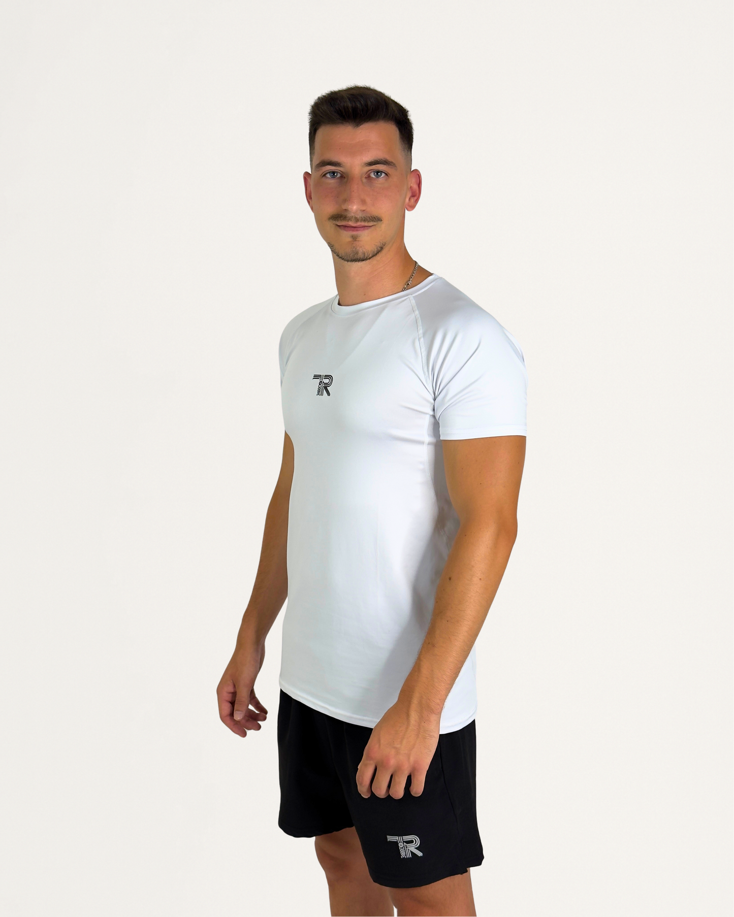 Camiseta de Compresión Deportiva TRIBERFIT – Entrenamiento, Gimnasio y Fútbol (95% Poliéster)
