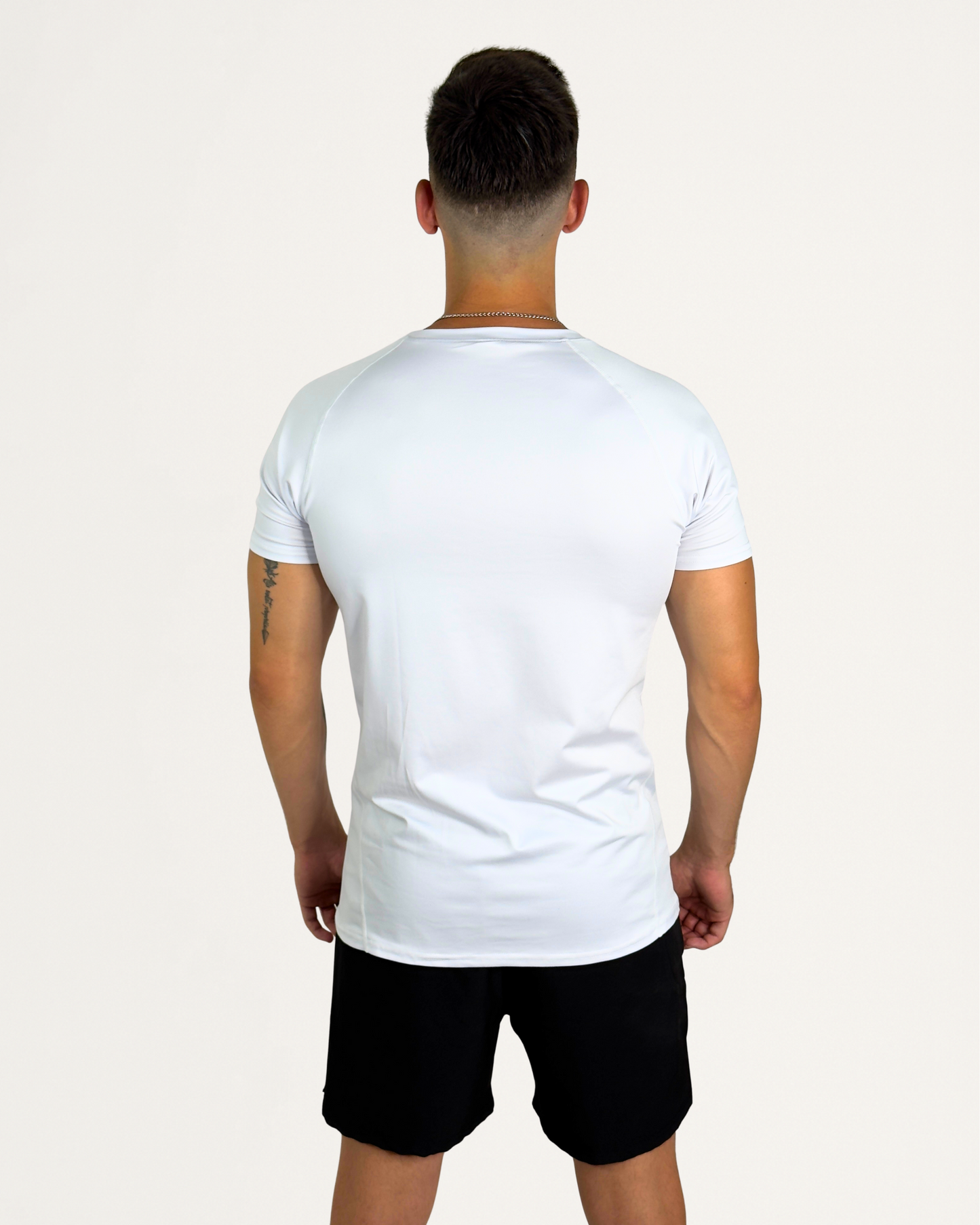 Camiseta de Compresión Deportiva TRIBERFIT – Entrenamiento, Gimnasio y Fútbol (95% Poliéster)